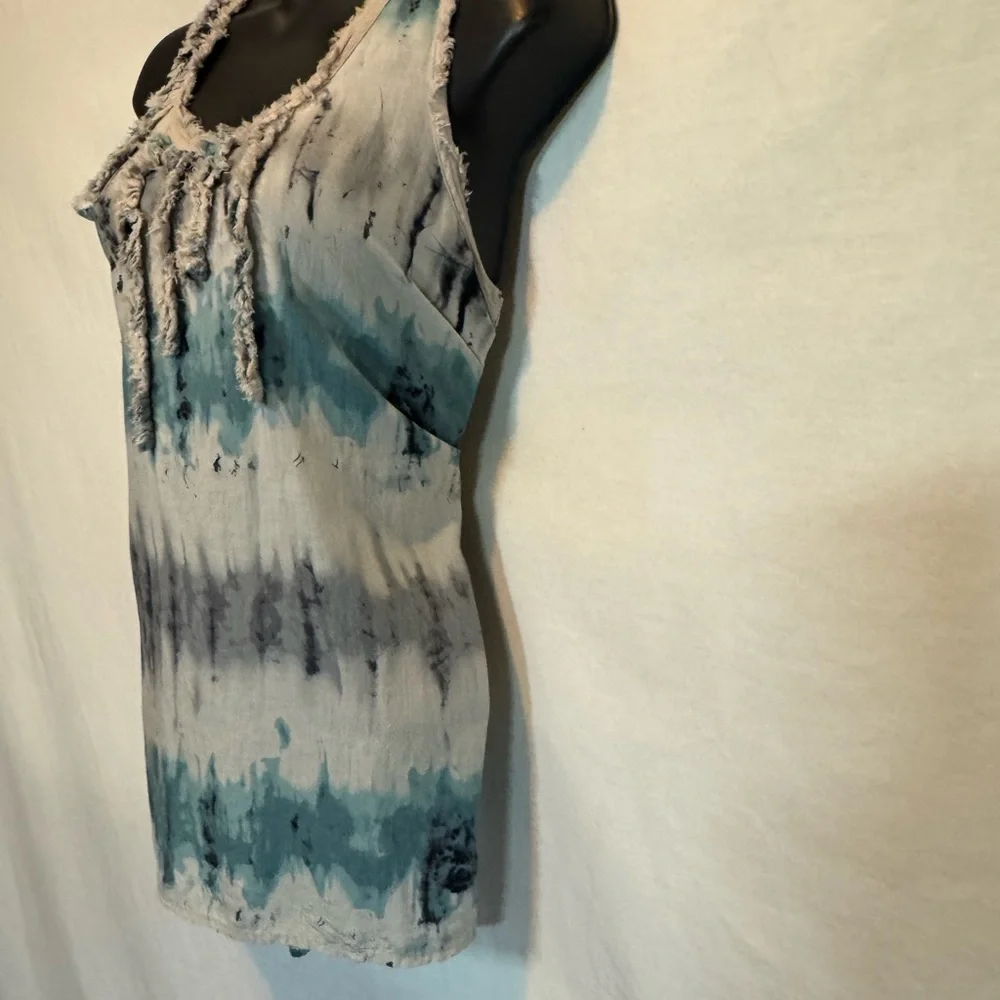 C-173 Ya Los Angeles Cream Teal & Black Ruffled Racer Back Hi Lo Tank Top Size M